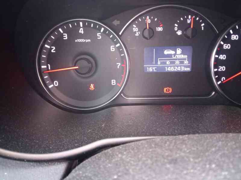 Kia Carens - foto 3