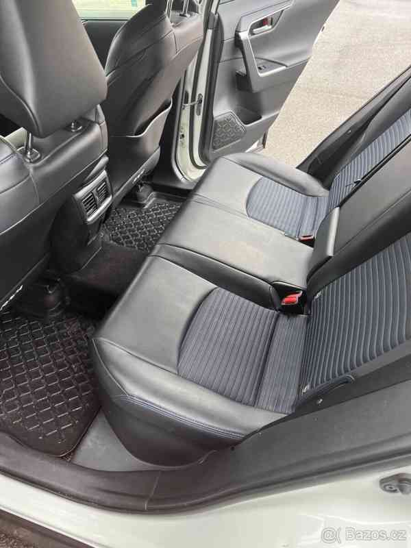 Toyota RAV4 2,5   Hybrid 4x4 - foto 6