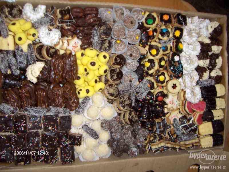 Upecu dorty,koláče,rolády,cukroví - foto 16
