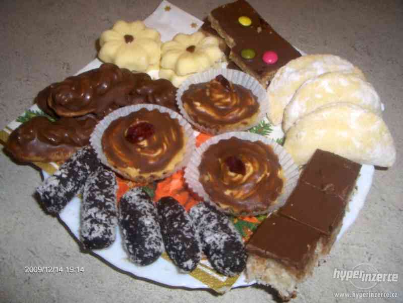 Upecu dorty,koláče,rolády,cukroví - foto 17