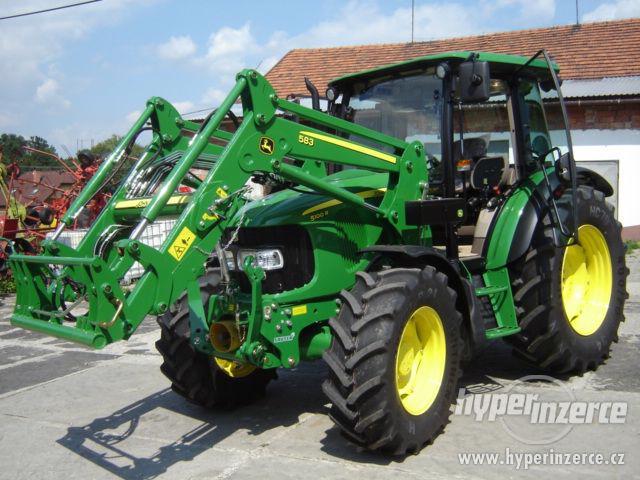 Kolový traktor JOHN DEERE - foto 1
