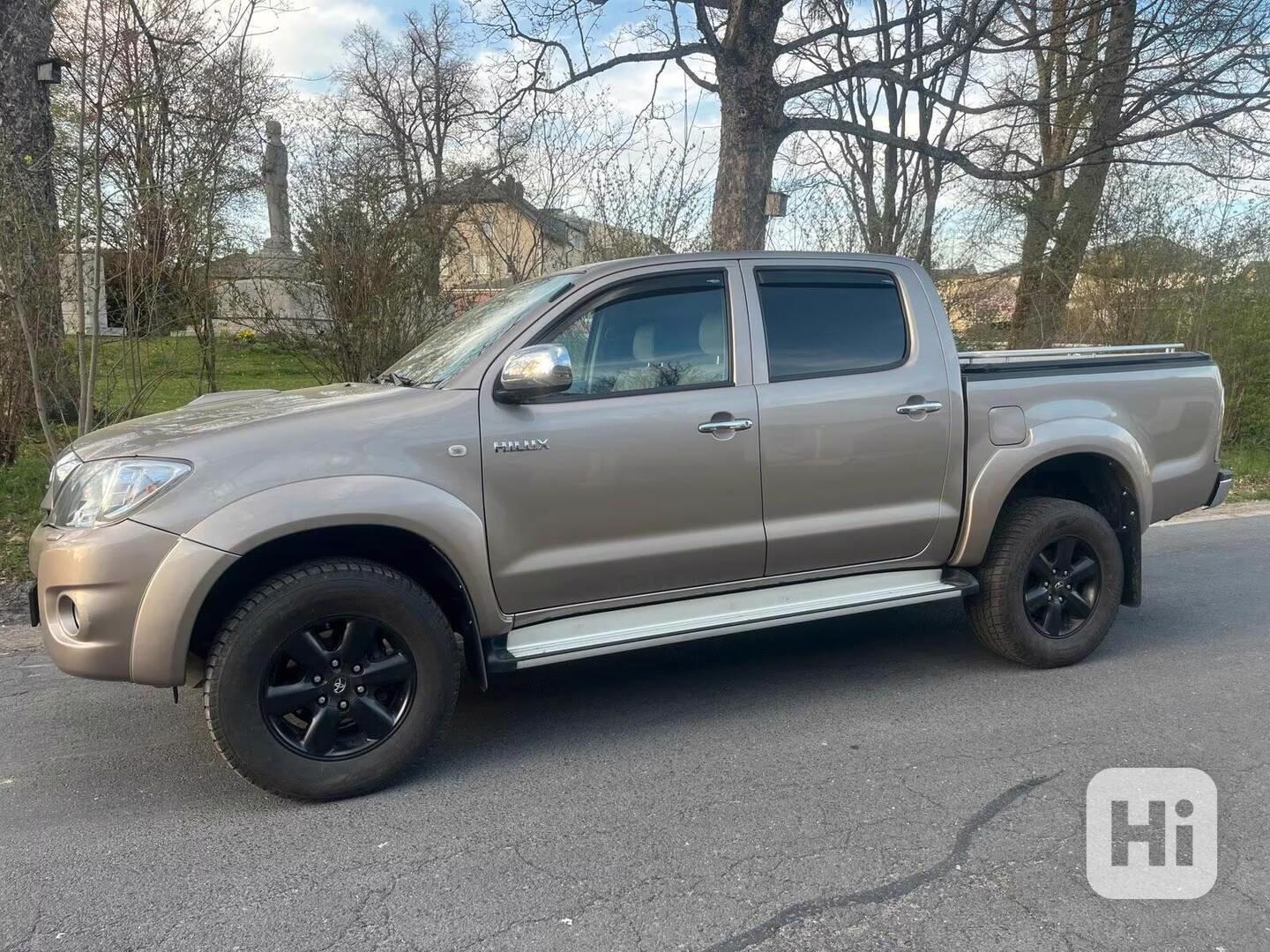 Toyota Hilux 3.0 D4D Double Cab Executive man. 126kw - foto 1