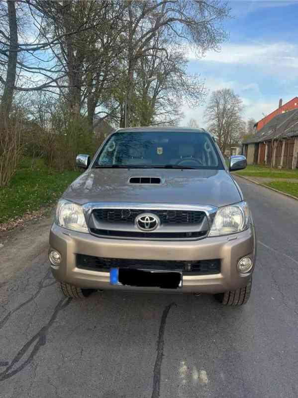 Toyota Hilux 3.0 D4D Double Cab Executive man. 126kw - foto 12