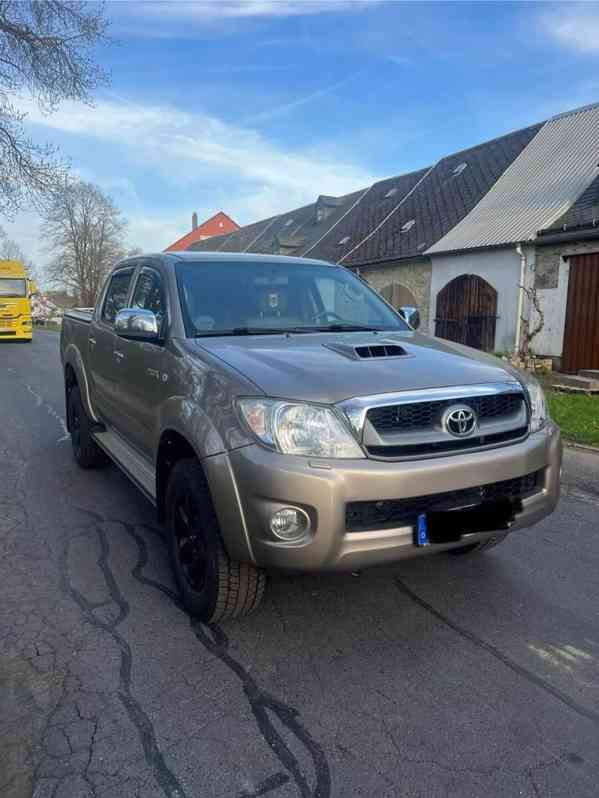 Toyota Hilux 3.0 D4D Double Cab Executive man. 126kw - foto 11