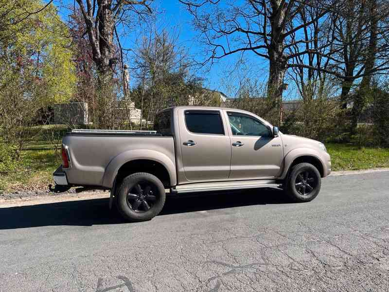 Toyota Hilux 3.0 D4D Double Cab Executive man. 126kw - foto 15