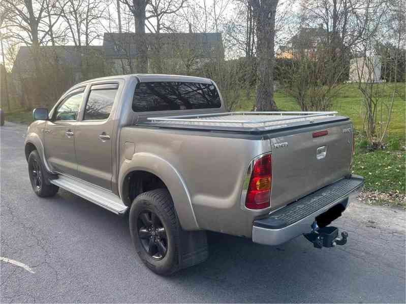 Toyota Hilux 3.0 D4D Double Cab Executive man. 126kw - foto 13