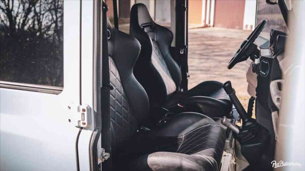 Land Rover Defender 2,4 - foto 8