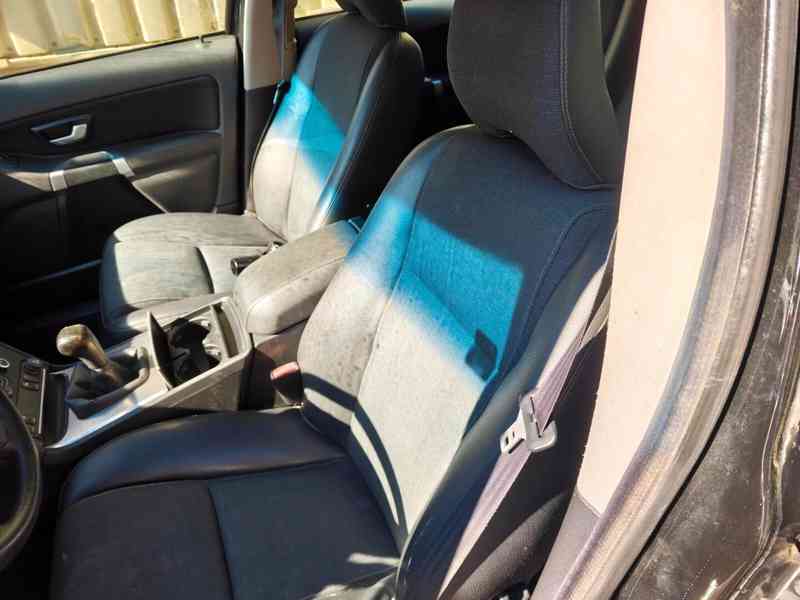 Volvo XC90 D5 Kinetic 136kw - foto 2