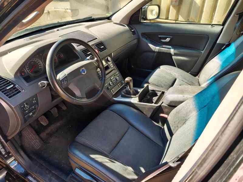 Volvo XC90 D5 Kinetic 136kw - foto 3