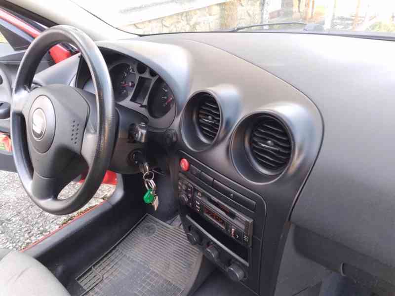 SEAT IBIZA 1.4 16V ČR,SERVISKA - foto 17