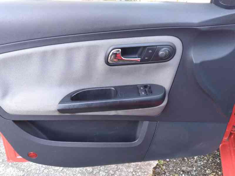 SEAT IBIZA 1.4 16V ČR,SERVISKA - foto 19