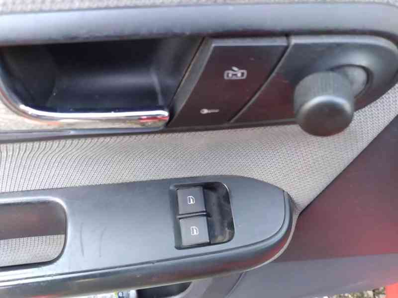 SEAT IBIZA 1.4 16V ČR,SERVISKA - foto 18