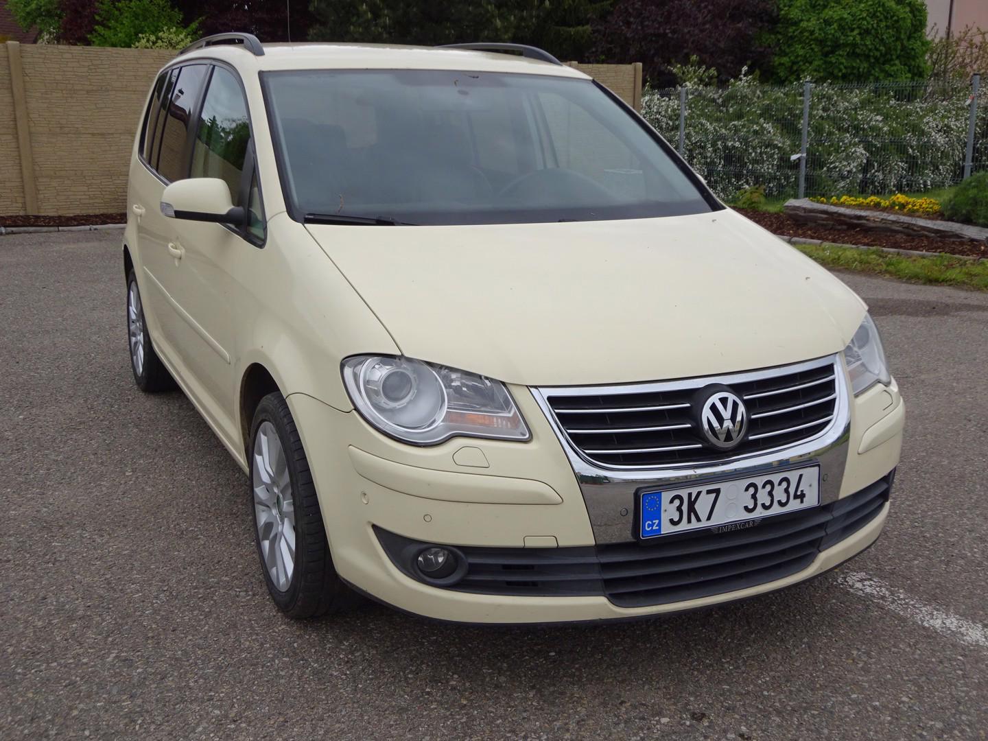 VW TOURAN 1.9 TDI r.v.2008 (77 KW) AUTOMAT - foto 1