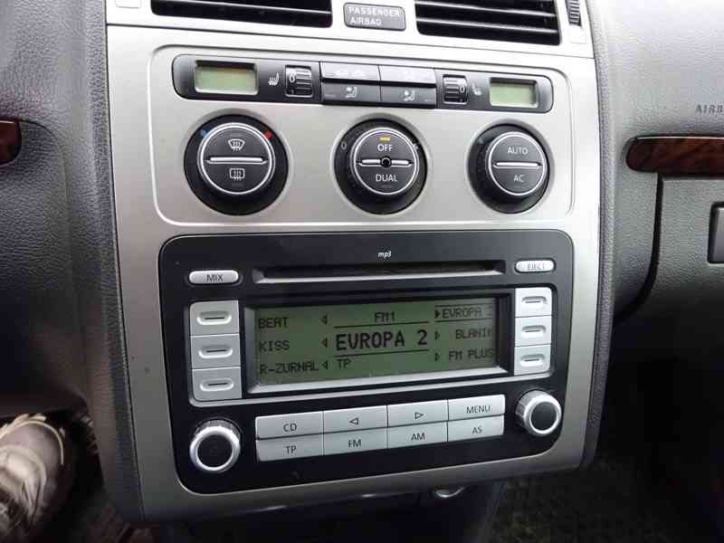 VW TOURAN 1.9 TDI r.v.2008 (77 KW) AUTOMAT - foto 7