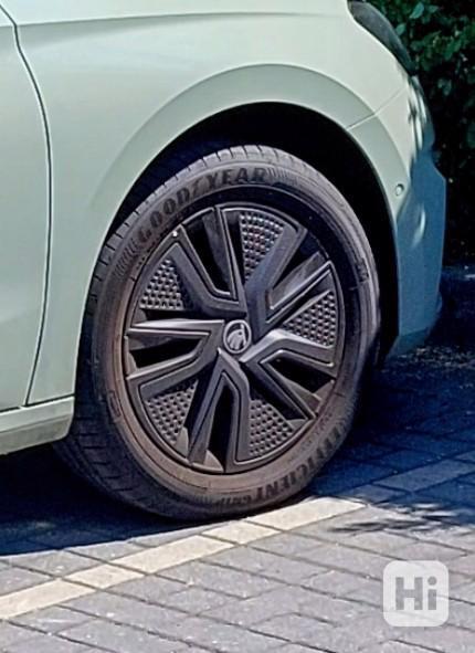 Prémiové GOODYEAR 195/55 R16 pouze 4 000 km - foto 1