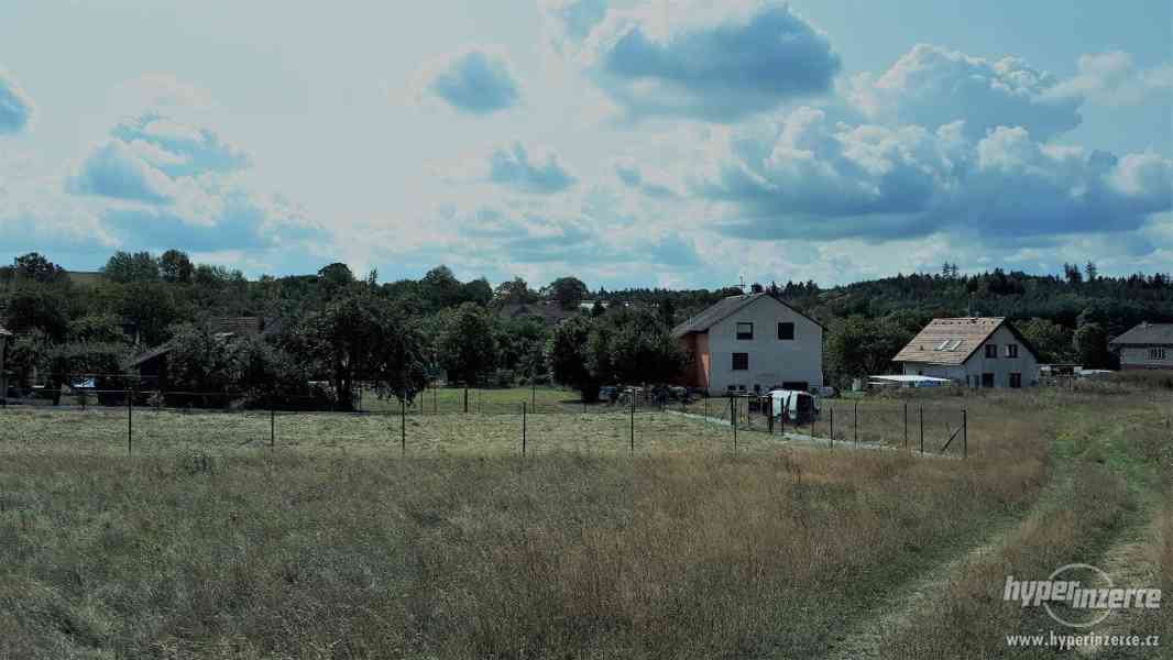 Prodej stavebního pozemku 1.084m² v obci Stranný u Neveklova - foto 10
