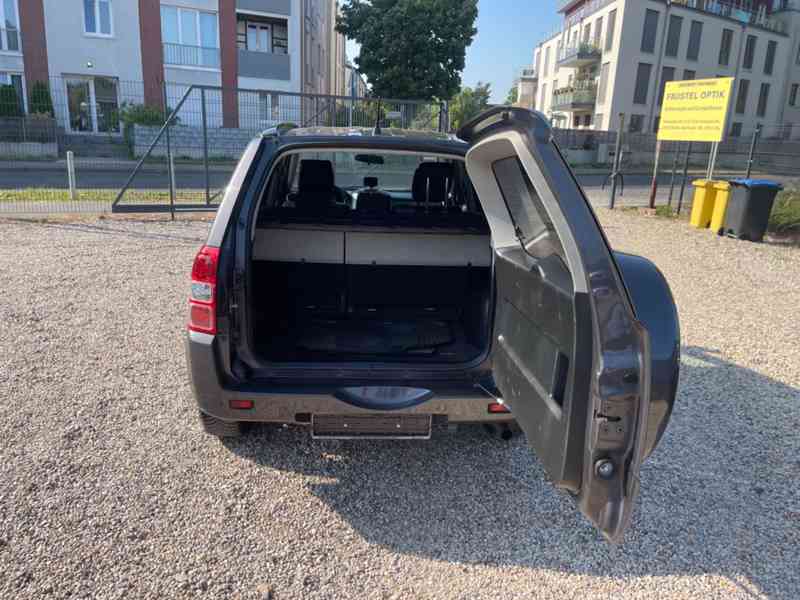 Suzuki Grand Vitara 2.4i Club Aut. benzín 124kw - foto 16