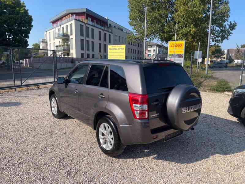 Suzuki Grand Vitara 2.4i Club Aut. benzín 124kw - foto 15