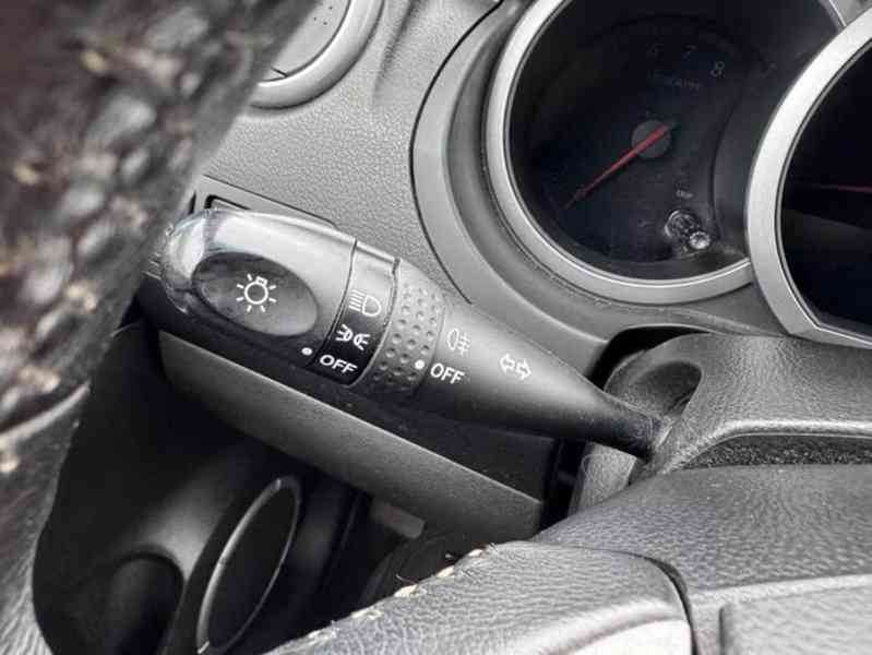 Suzuki Grand Vitara 2.4i Comfort benzín 124kw - foto 12