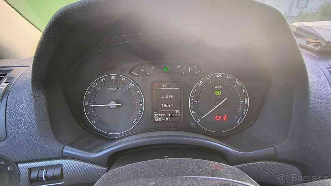 Škoda Octavia 1,9 II kombi - foto 7