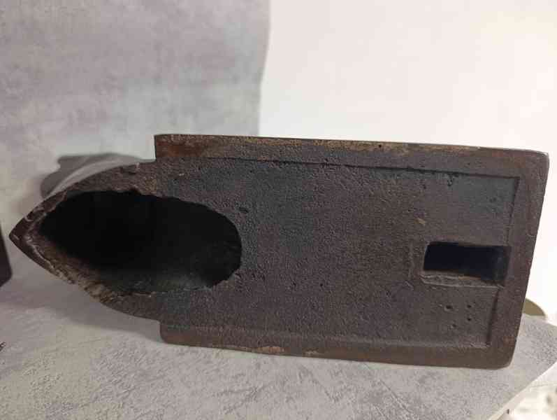 Obrovská atypická komínová žehlička, 9,65kg top do sbírky - foto 14