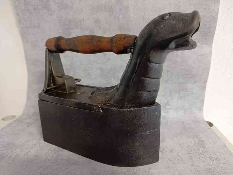 Obrovská atypická komínová žehlička, 9,65kg top do sbírky - foto 18