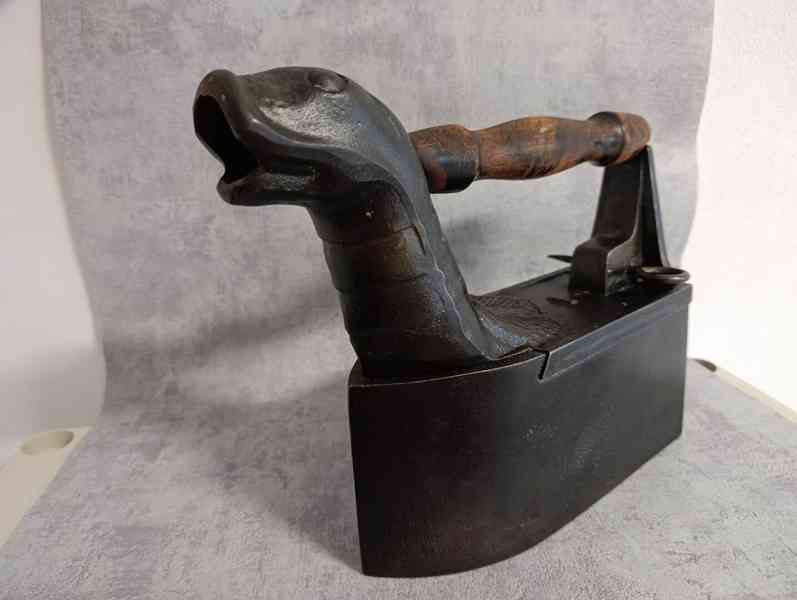 Obrovská atypická komínová žehlička, 9,65kg top do sbírky - foto 20