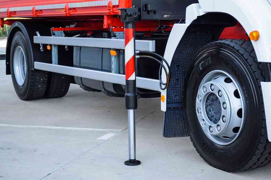 MERCEDES AXOR 1829 TŘÍSTRANNÝ SKLÁPĚČ HYDRAULICKÁ RUKA EU-5 - foto 109