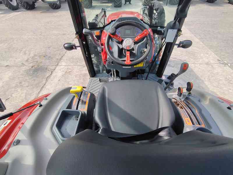 Traktor HANWO HWE 354 C, STAGE V, 4 válcový motor víčko - foto 17