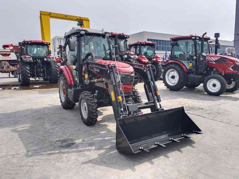 Traktor HANWO HWE 354 C, STAGE V, 4 válcový motor víčko - foto 3