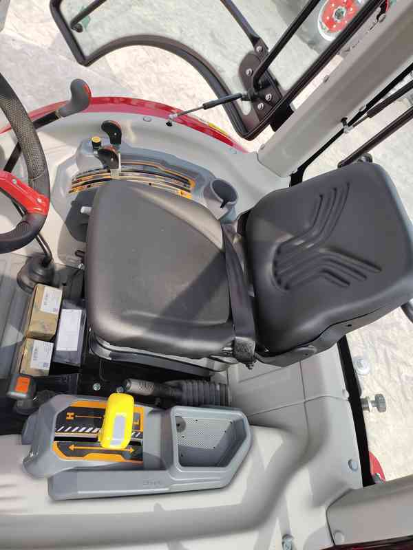 Traktor HANWO HWE 354 C, STAGE V, 4 válcový motor víčko - foto 16
