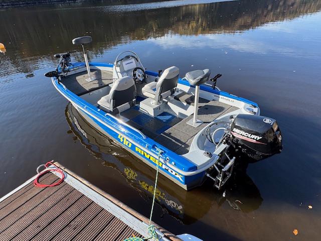 Použitá rybářská loď RiverFox 470 + motor + vlek - foto 3