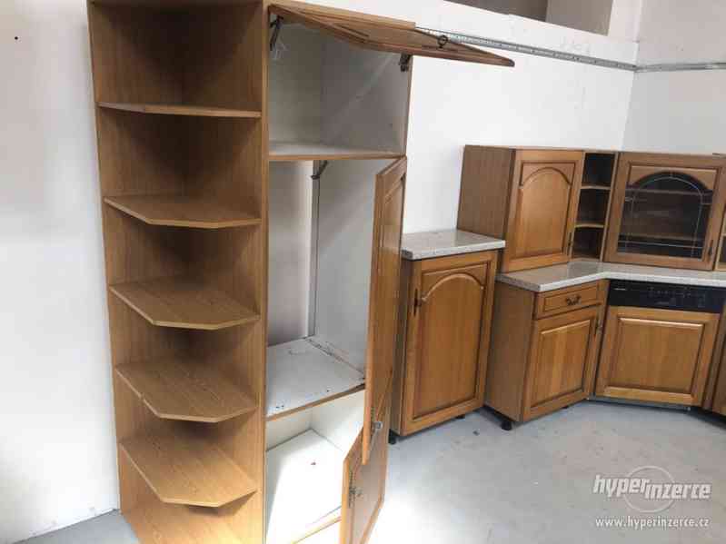 Rustikální kuchyňská linka se spotřebiči z Německa - foto 4