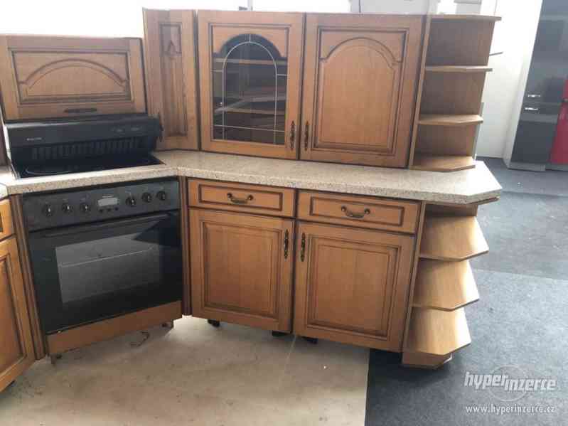 Rustikální kuchyňská linka se spotřebiči z Německa - foto 5