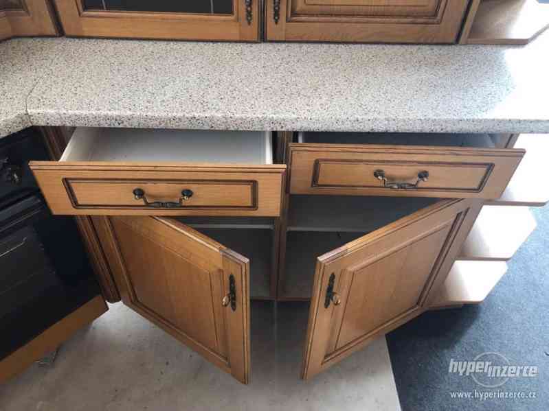 Rustikální kuchyňská linka se spotřebiči z Německa - foto 8