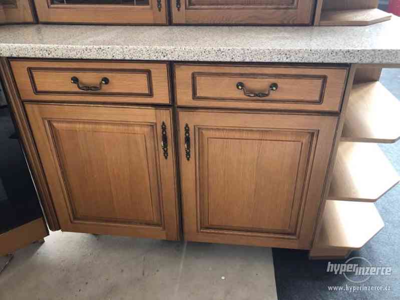 Rustikální kuchyňská linka se spotřebiči z Německa - foto 9