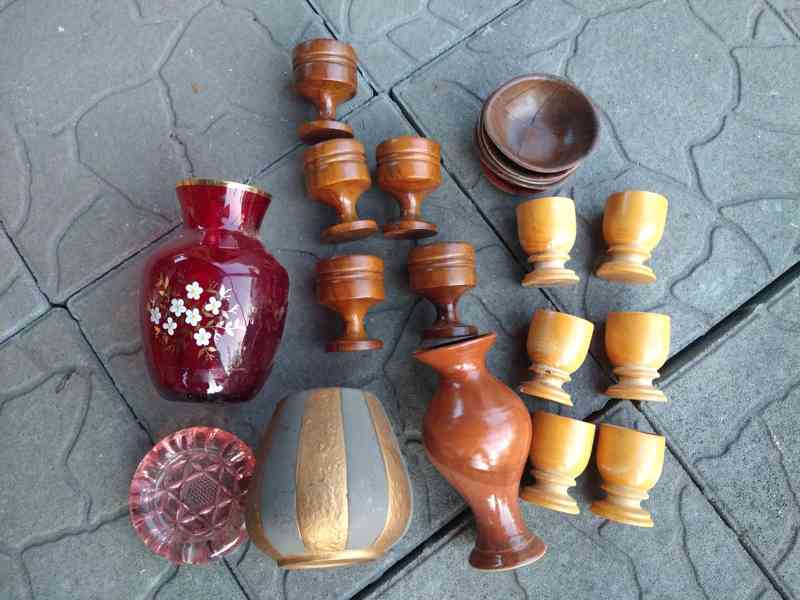 Prodám starou keramiku, talíře a dřevěné doplňky - foto 5