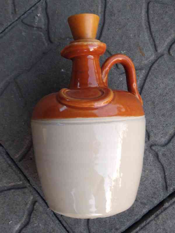Prodám starou keramiku, talíře a dřevěné doplňky - foto 1