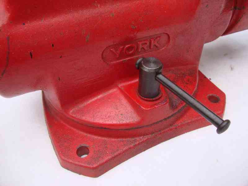Svěrák YORK 125mm červený zachovalý otočná základová deska - foto 5
