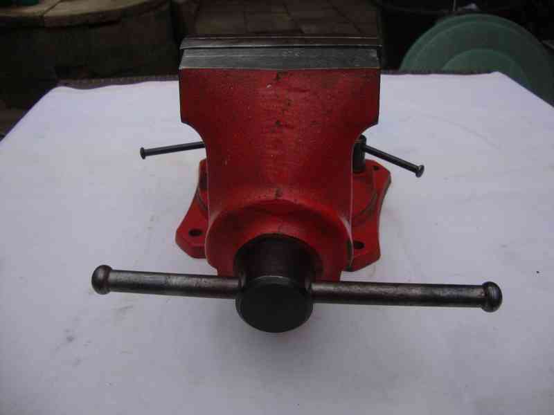 Svěrák YORK 125mm červený zachovalý otočná základová deska - foto 11