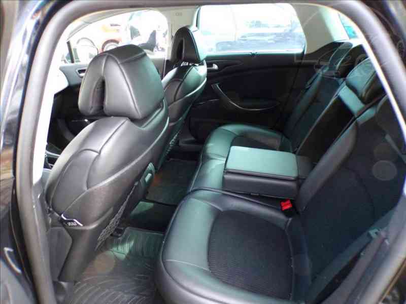 Citroën C5 2,0 HDI XENONY - foto 9