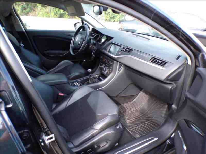 Citroën C5 2,0 HDI XENONY - foto 12