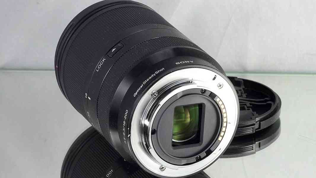 Sony E 18-200mm 3.5-6.3 OSS *APS-C Zoom E mount - foto 4