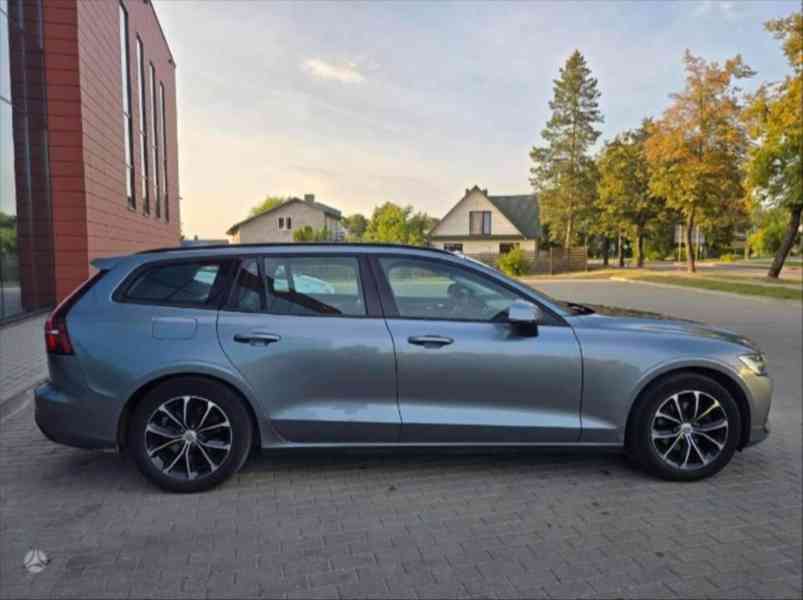 Volvo V60 2,0   2018r dizel naj.88000km - foto 14