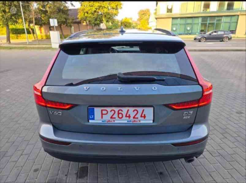 Volvo V60 2,0   2018r dizel naj.88000km - foto 4