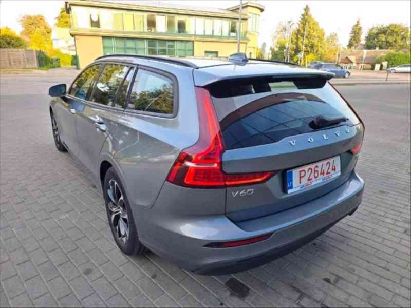 Volvo V60 2,0   2018r dizel naj.88000km - foto 12