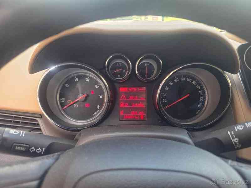 Opel Zafira 1,6 Tourer 2015 - foto 8