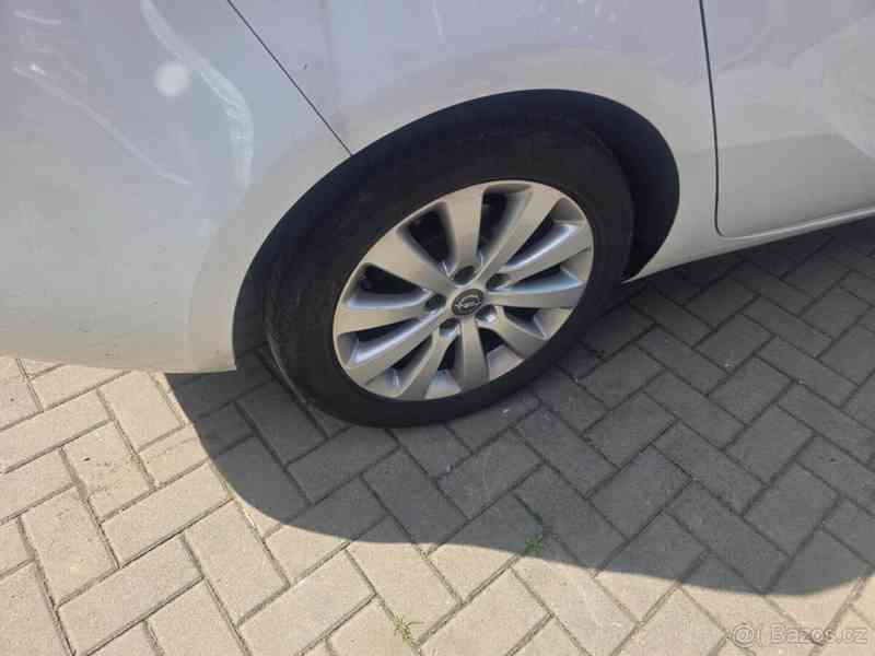 Opel Zafira 1,6 Tourer 2015 - foto 6