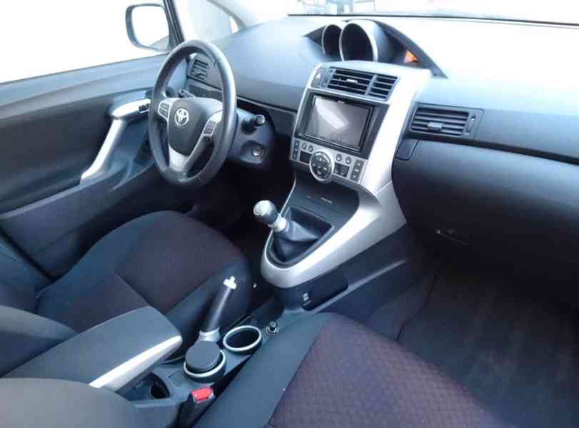 Toyota Verso Edition 1.8i benzín 108kw - foto 13