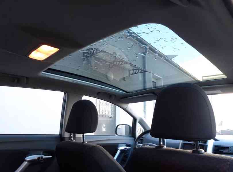 Toyota Verso Edition 1.8i benzín 108kw - foto 17